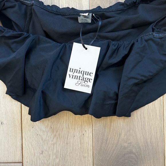 *NWT* Unique Vintage Black Ruffled Ramona Swim Top - Picture 3 of 7